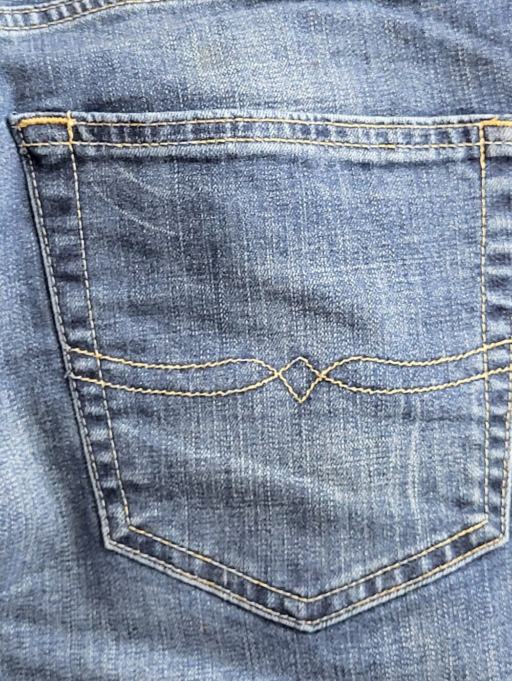 Lucky‎ Brand Men's 410 Athletic Fit Straight Leg Med Wash Blue Jeans Size 33/32 - Picture 3 of 10